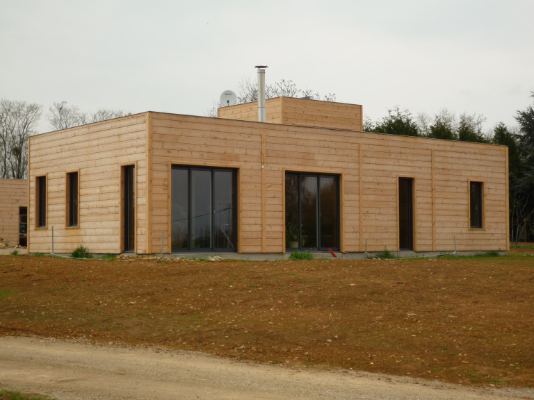 Contemporary_Log_House_Colin_2.jpg